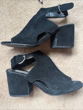 Steve Madden Black Suede Open-Toe Block Heel Sandals